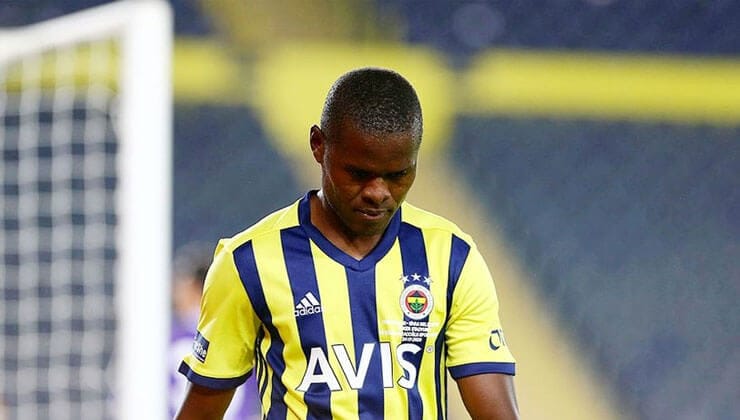 Fenerbahçe haberleri: Fenerbahçe Teknik Direktörü Erol Bulut Samatta’nın sahalardan uzak kalacağı süreyi duyurdu .